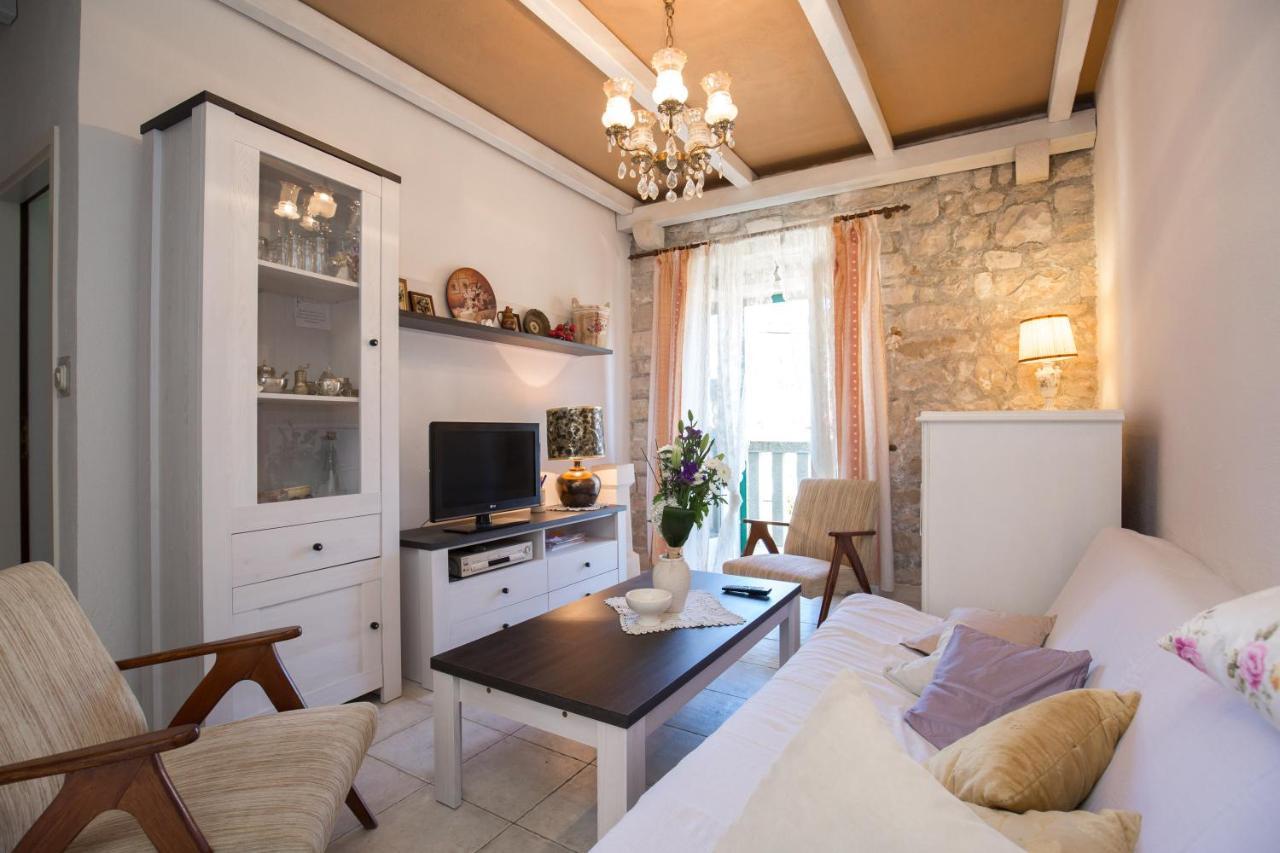 Visilo Stone House Βίλα Pucisca Εξωτερικό φωτογραφία
