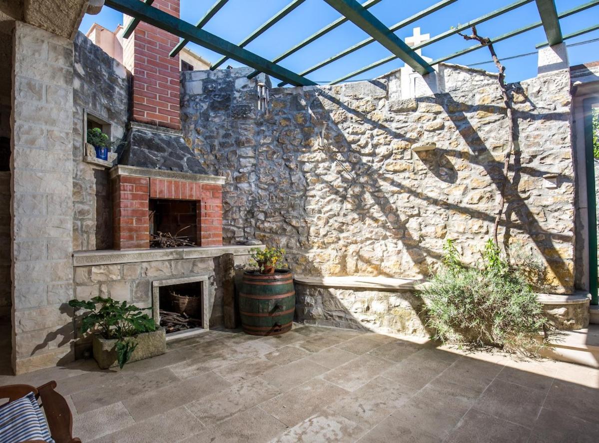 Visilo Stone House Βίλα Pucisca Εξωτερικό φωτογραφία