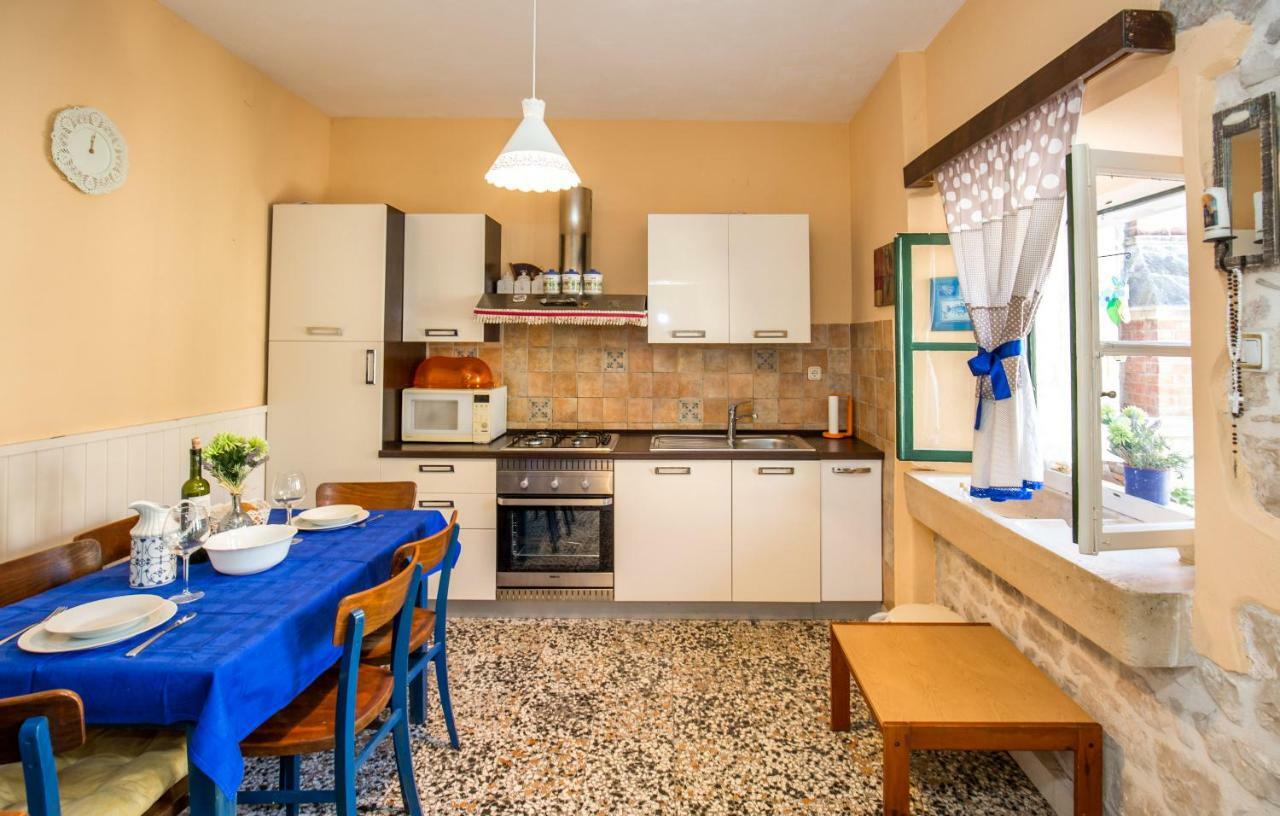 Visilo Stone House Βίλα Pucisca Εξωτερικό φωτογραφία